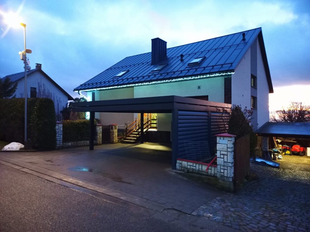 REALIZACE HLINÍKOVÉHO PŘÍSTŘEŠKU NA AUTA (CARPORT)